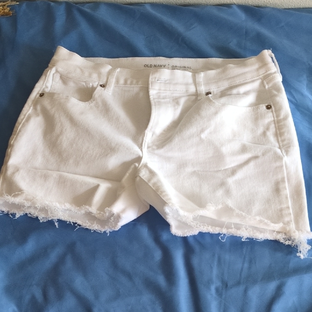 Old Navy Women's Frayed Hem White Jean Shorts
